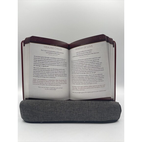 Keep Your Love On: 365 Daily Devotions for Couples by Danny Silk NEW - Picture 3 of 4